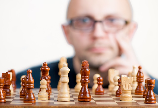 best gig apps guy playing chess image 4